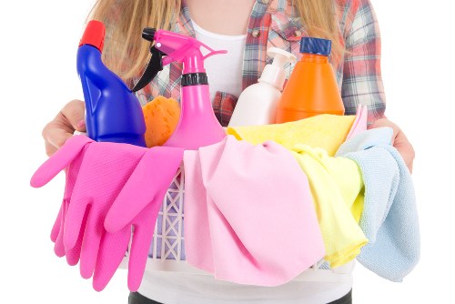 Professional oven cleaning service in Watford for busy homes
