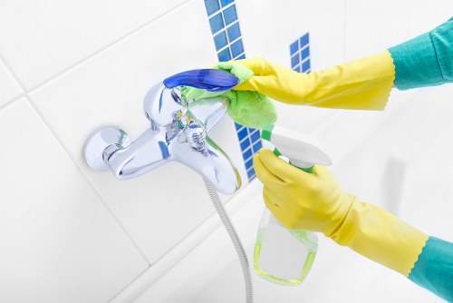 Local deep cleaning team working in a Watford bathroom