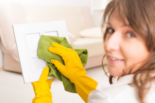 Professional short-let kitchen and bathroom cleaning in Watford